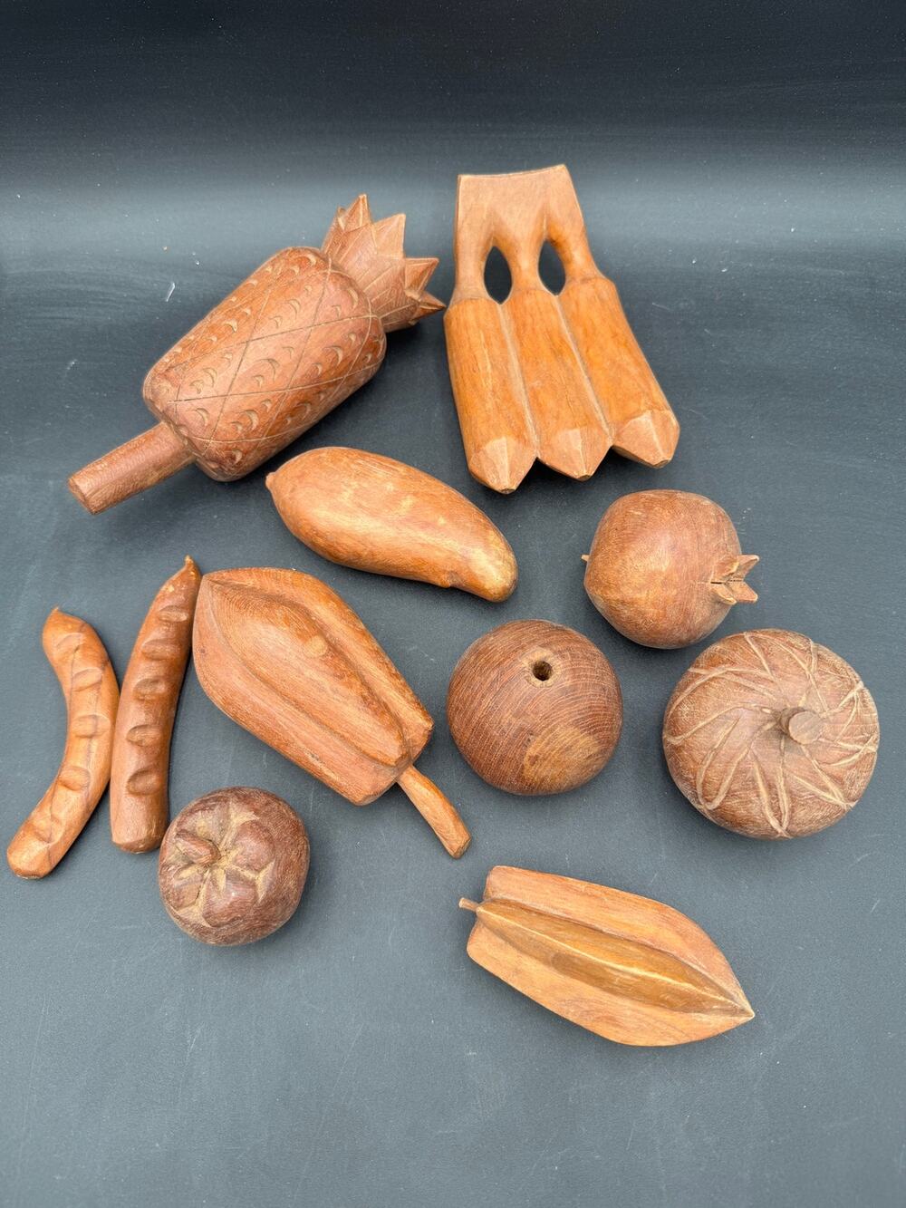 Vintage Wooden Fruit Veggies 11 pc Set